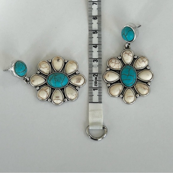 🌸Marbled Bohemian Earrings. Turquoise & Ivory. Natural Stone - Picture 9 of 10